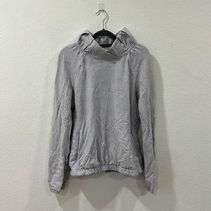 Lululemon sweatshirt size 6